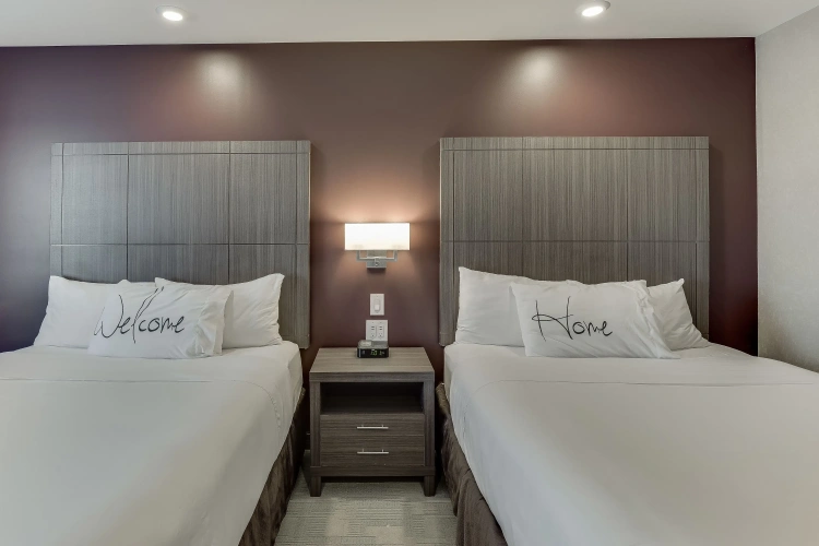 Standard Quadruple Suite