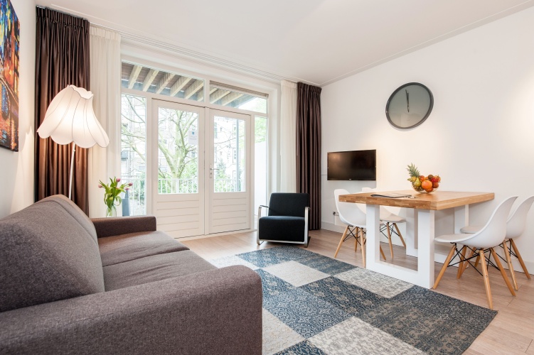 1 Bedroom Apartment with balcony and with garden view