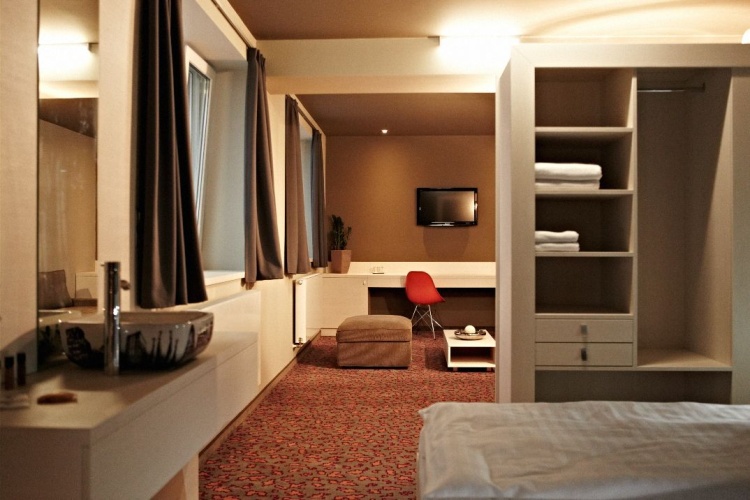 Standard Double Suite