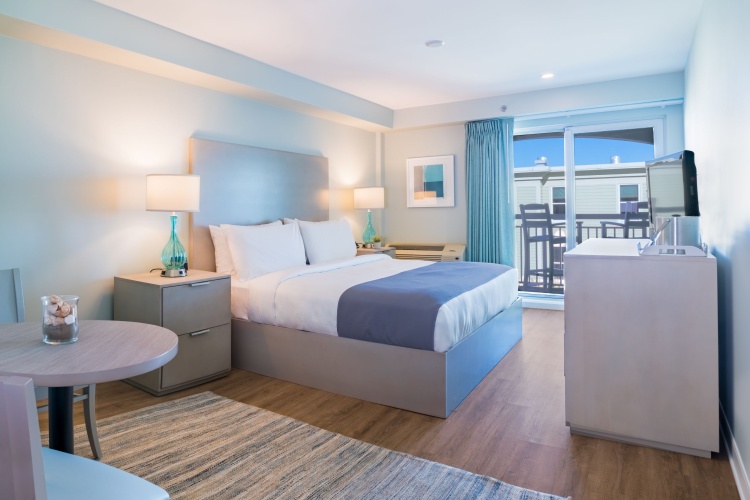 Double room with balcony and with partial ocean view
