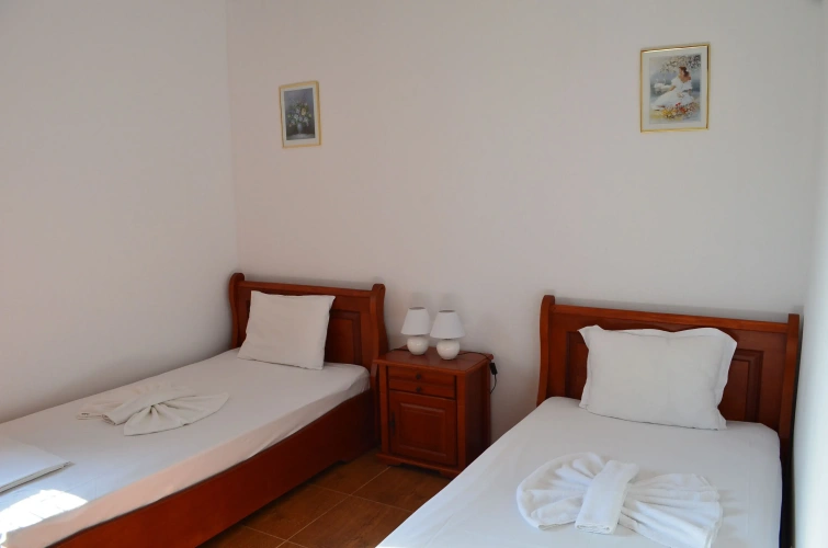 2 Bedrooms Villa