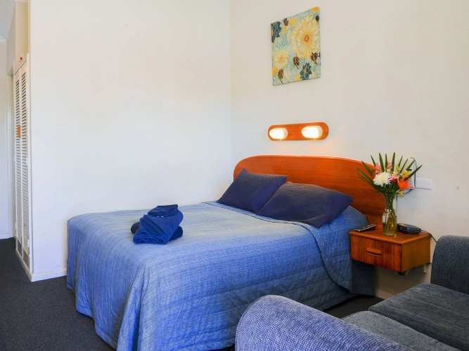 1 Bedroom Standard Double Suite