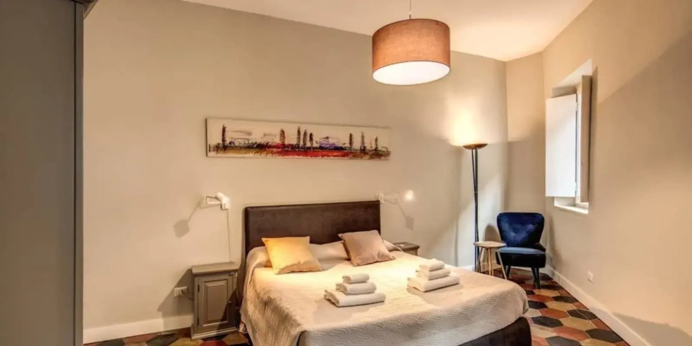 2 Bedrooms Apartment