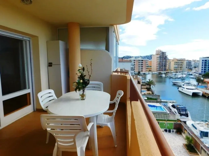 1 Bedroom Apartment with balcony