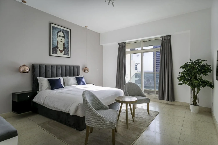 3 Bedrooms Apartment