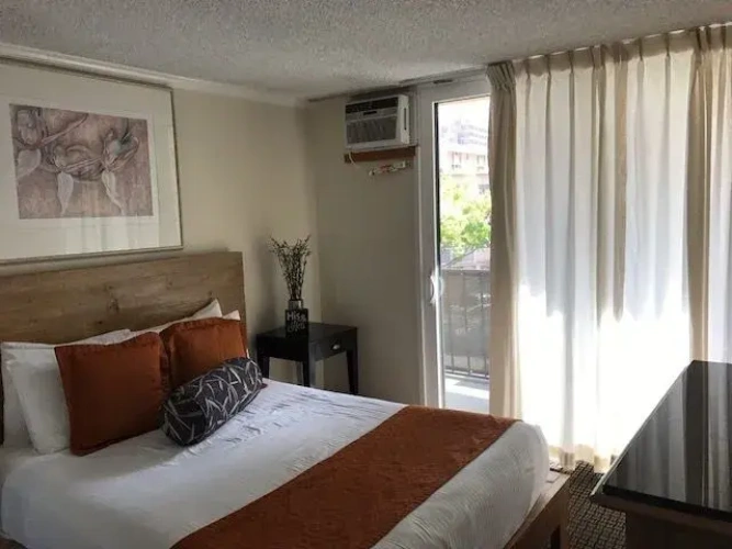 Standard Double room with partial ocean view