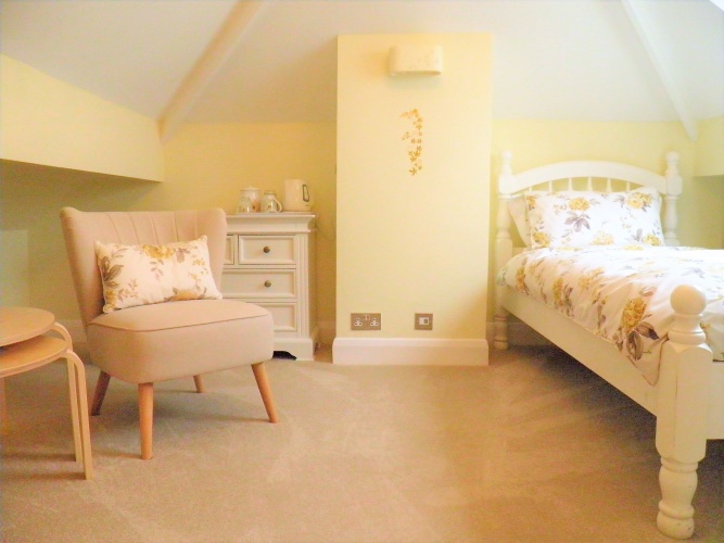 Deluxe Single room with land view