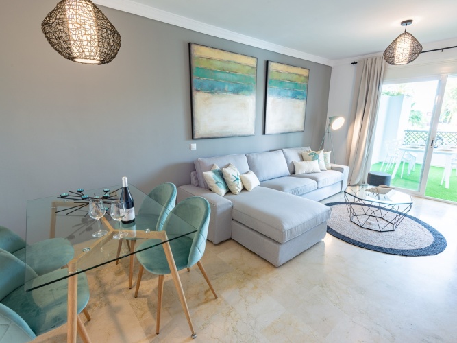2 Bedrooms Apartment