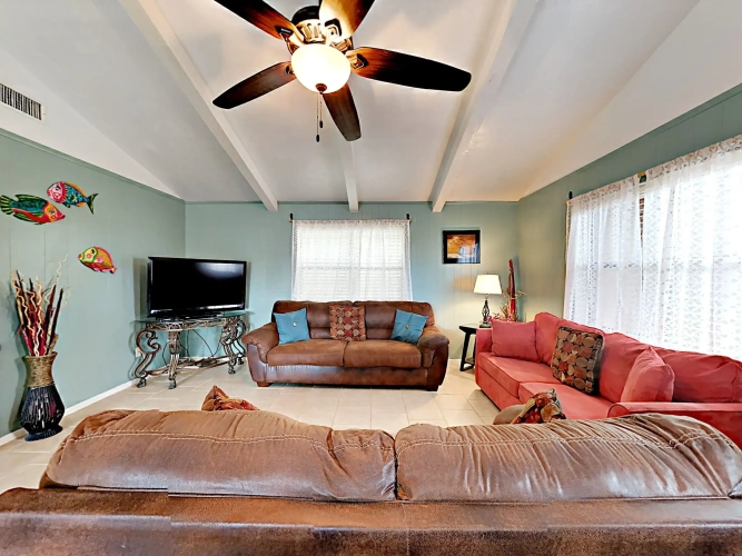 2 Bedrooms Cottage