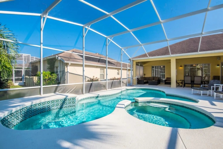 3 Bedrooms Villa