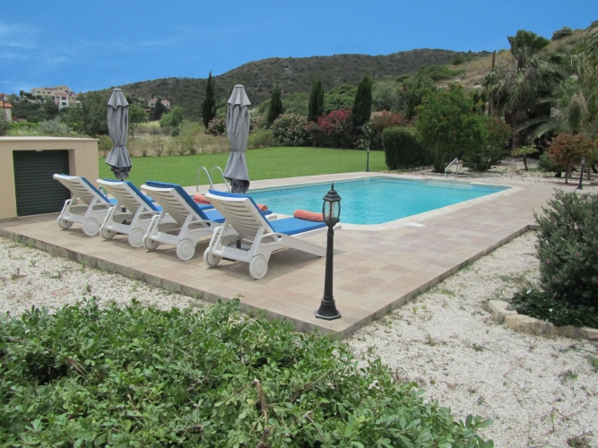 3 Bedrooms Villa