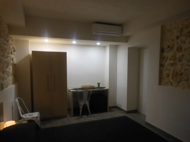2 Bedrooms Comfort Quadruple Basement room