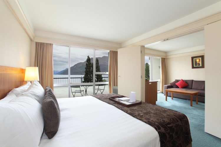 1 Bedroom Suite with lake view