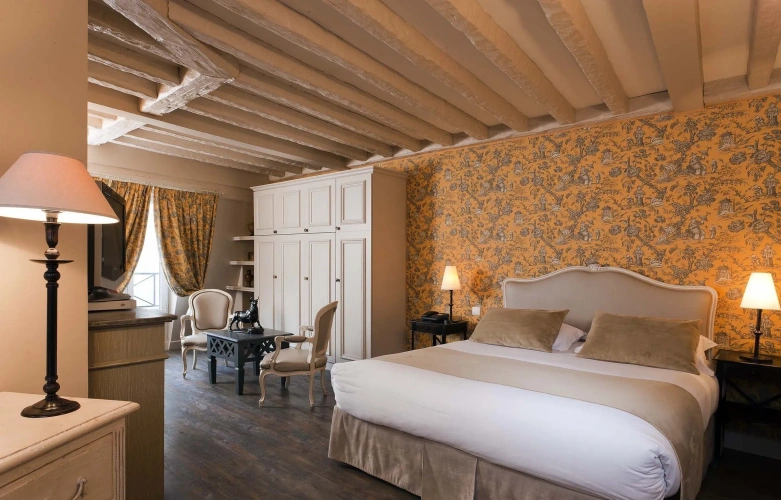 Quadruple Suite
