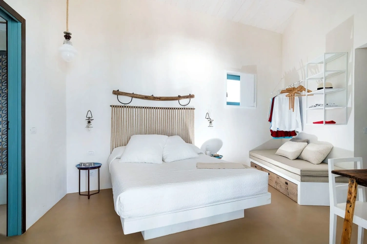 2 Bedrooms Villa