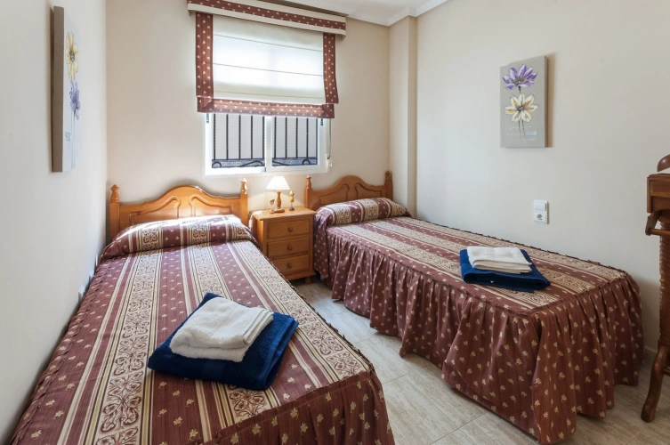 3 Bedrooms Cottage