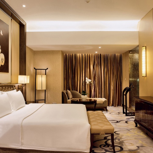 Deluxe Suite