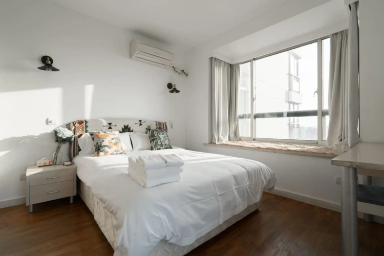 2 Bedrooms Quadruple Apartment