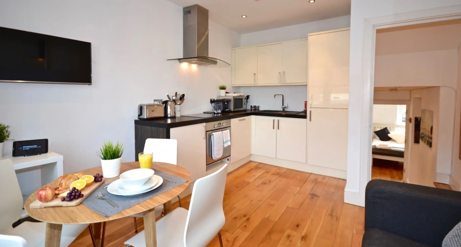 2 Bedrooms Apartment