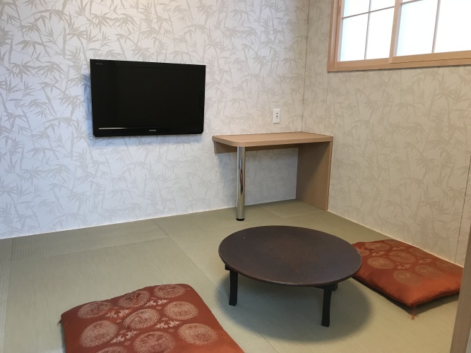 Western-Style Twin room