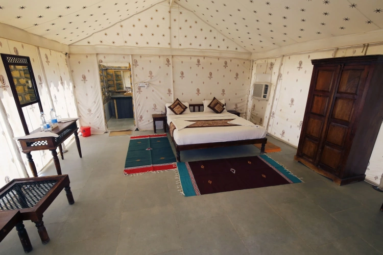 Standard Double Suite