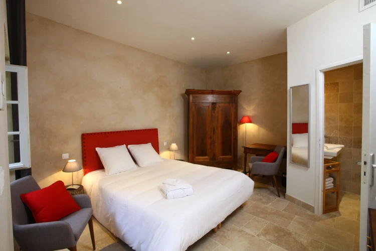 Standard Quadruple room with garden view