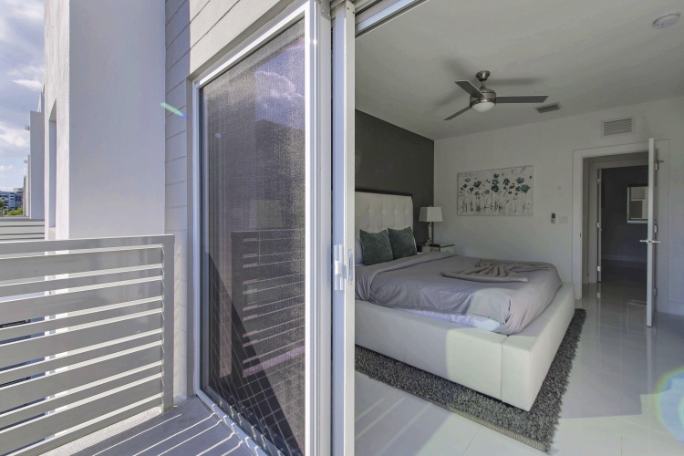 4 Bedrooms Cottage with balcony
