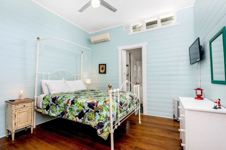 4 Bedrooms Cottage with garden view