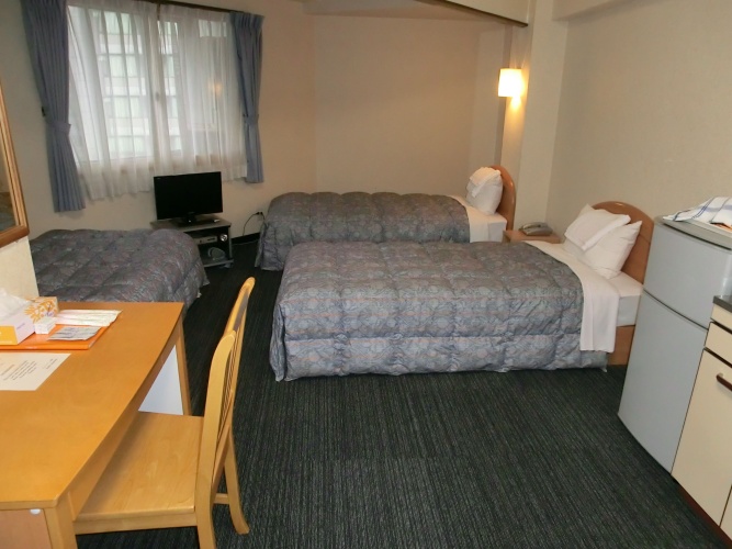 Standard Triple room