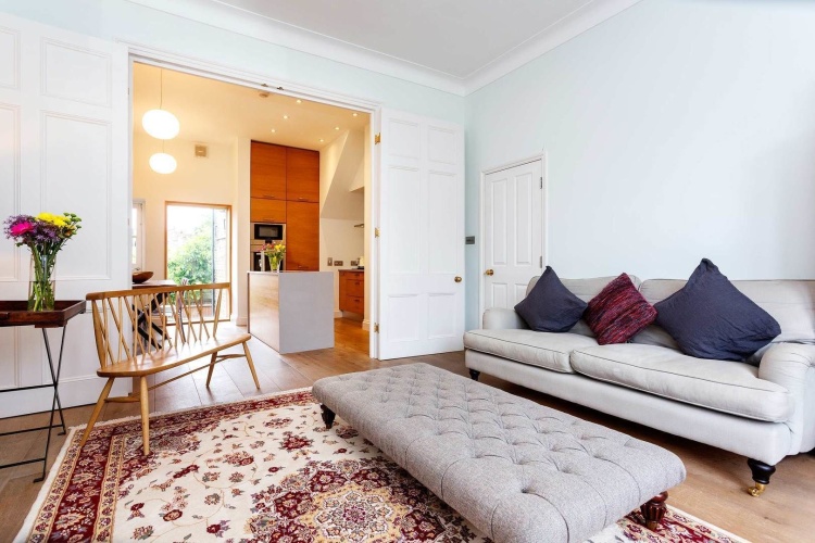 4 Bedrooms Cottage
