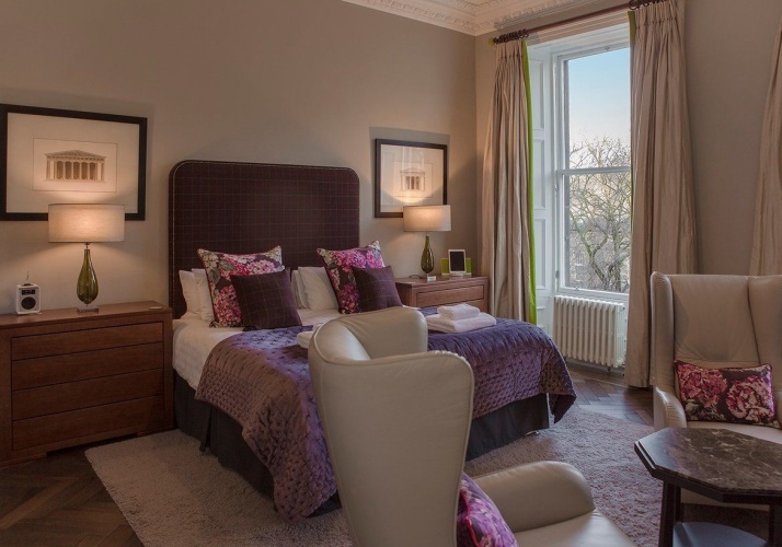 3 Bedrooms Apartment
