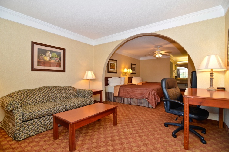 Standard Quadruple Suite