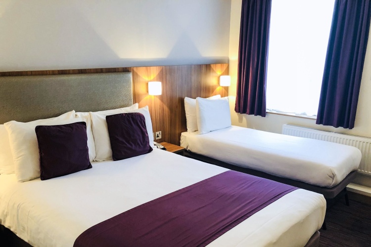 Standard Triple room