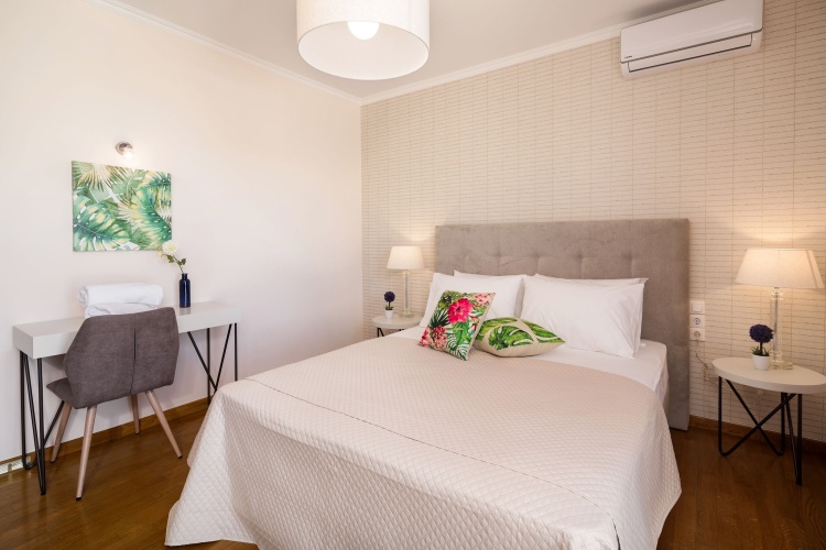 2 Bedrooms Villa