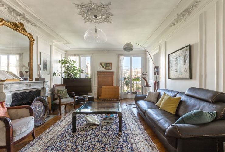 3 Bedrooms Apartment