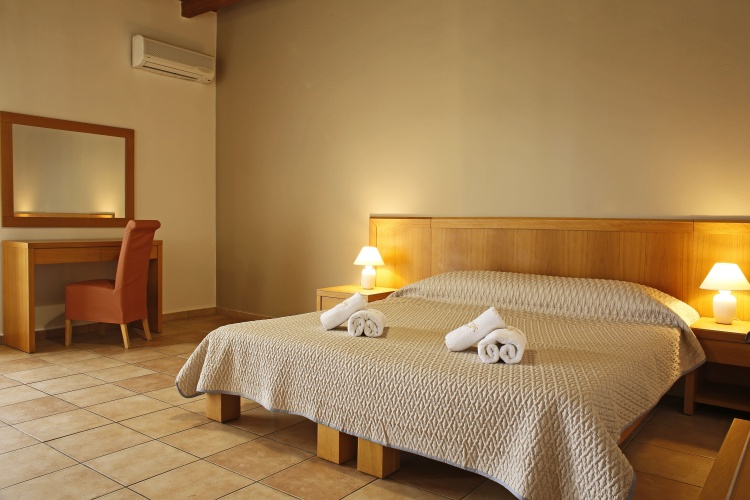 Standard Twin room with sea view