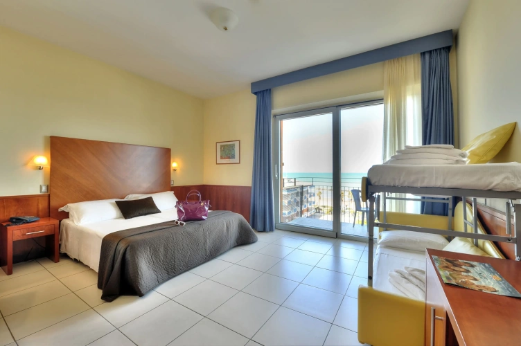 Standard Quadruple room with balcony