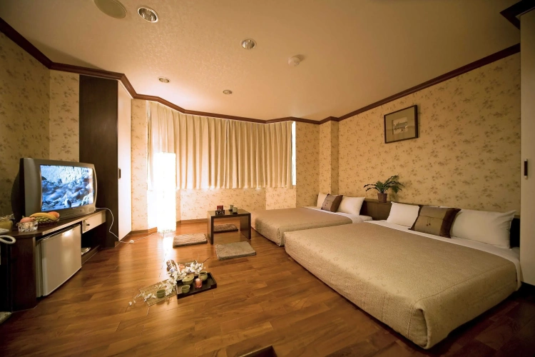 Deluxe Quadruple room