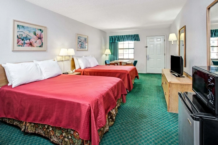 Standard Quadruple room