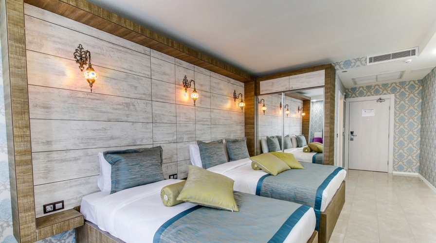 Standard Triple room