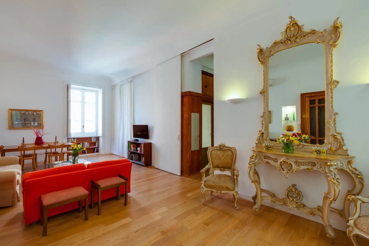 4 Bedrooms Deluxe Apartment with city view
