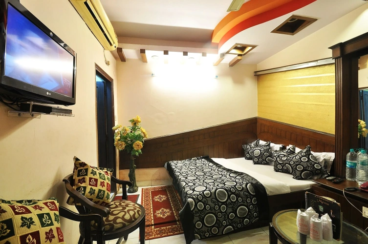 Standard Double room with city view