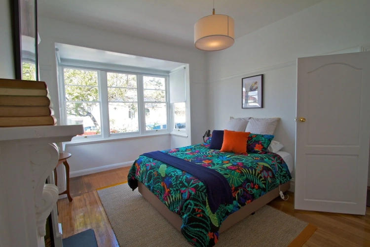 4 Bedrooms Cottage