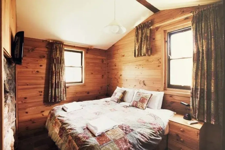 2 Bedrooms Cottage
