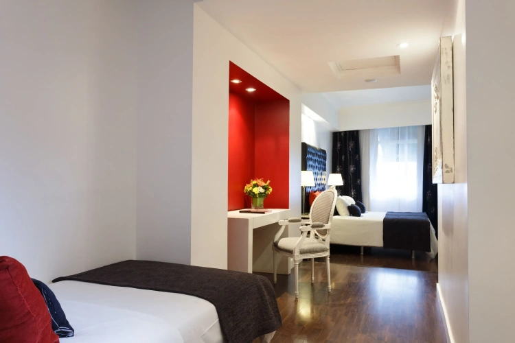 Standard Triple room