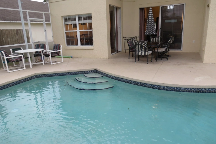 4 Bedrooms Deluxe Cottage