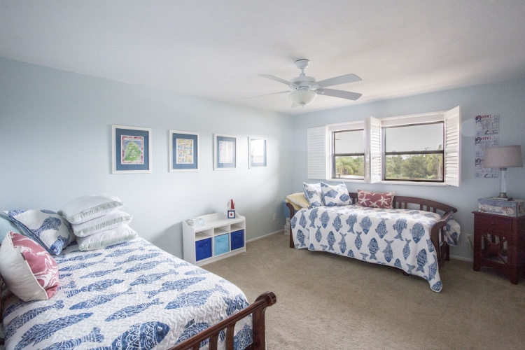 2 Bedrooms Standard Club room with balcony and with lake view