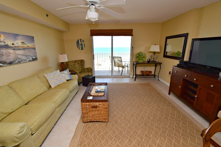 2 Bedrooms Apartment with balcony