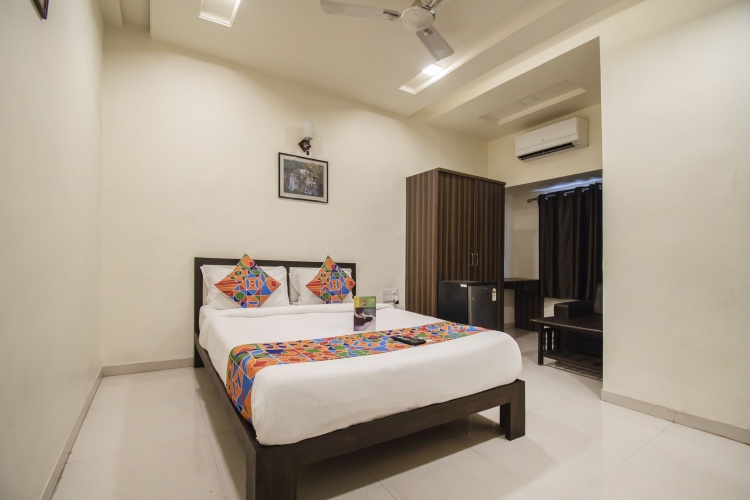 Deluxe Double room with city view