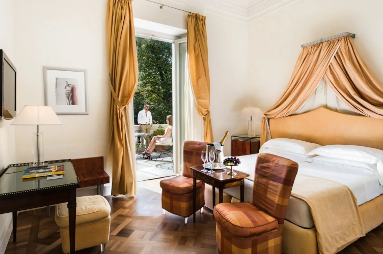 Standard Double room with view